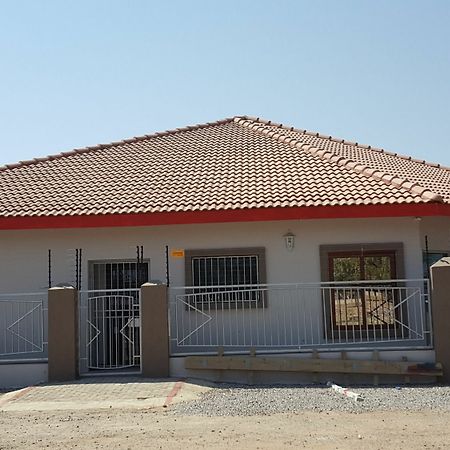 White City Inn Gaborone Bagian luar foto