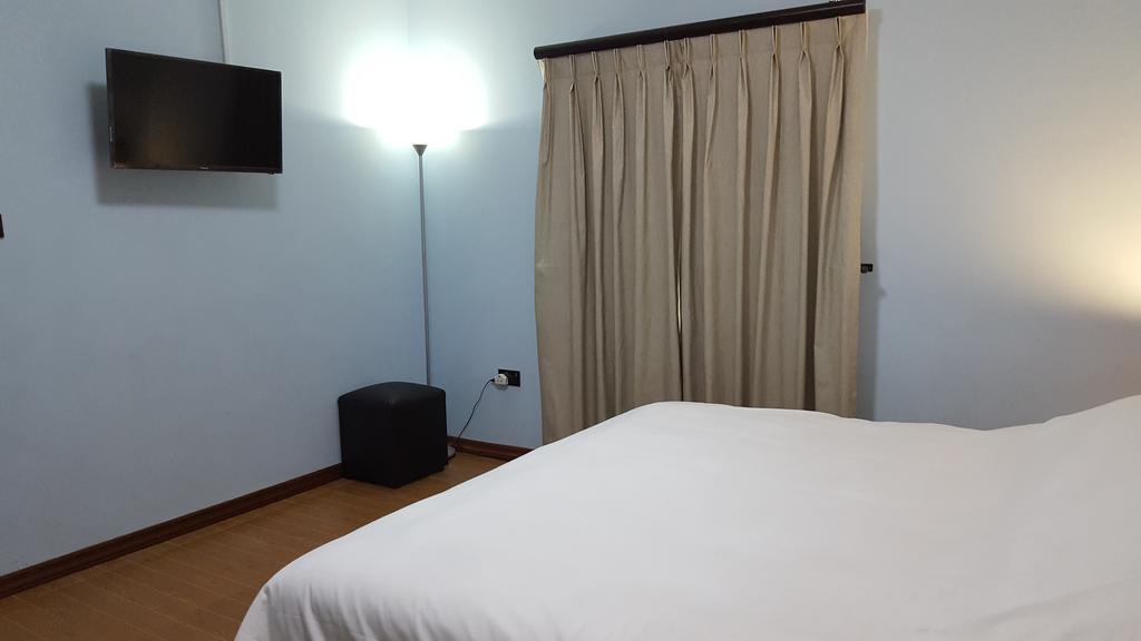 White City Inn Gaborone Bagian luar foto
