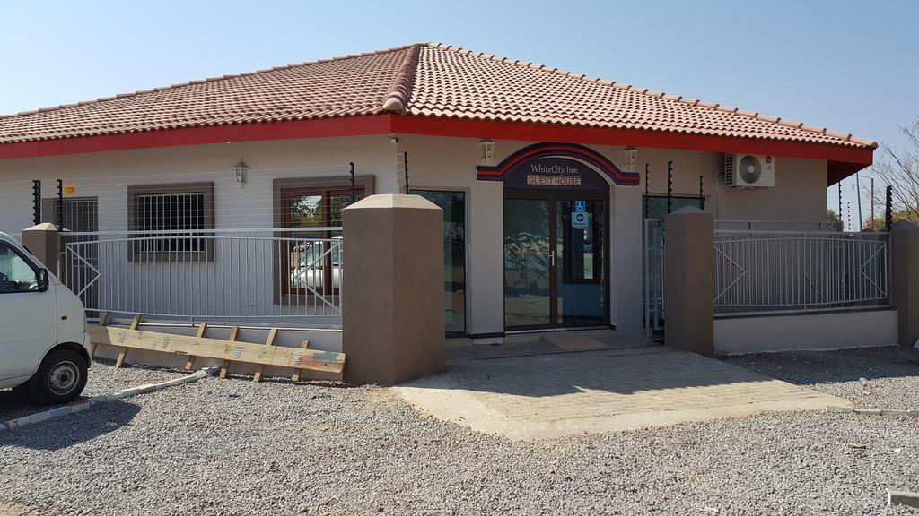 White City Inn Gaborone Bagian luar foto