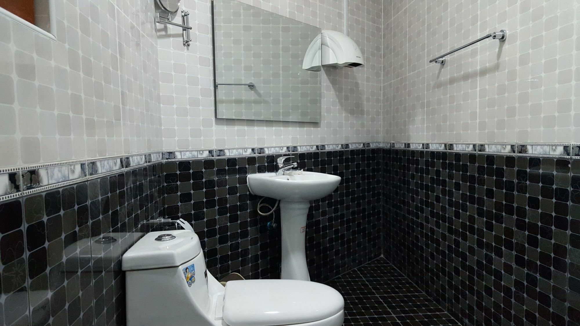 White City Inn Gaborone Bagian luar foto